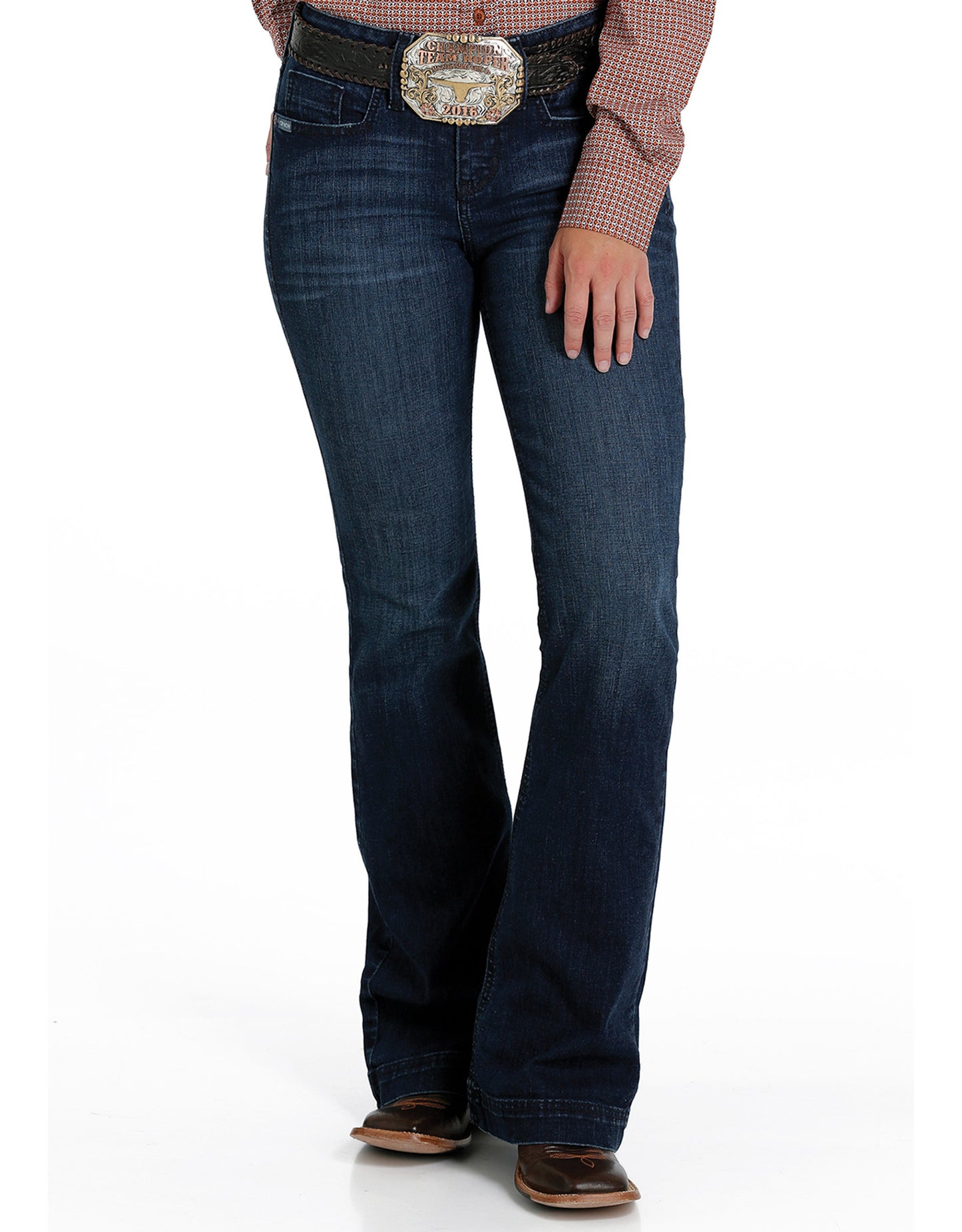 Cinch Women's Lynden 5 Pocket Stretch Trouser Moderate Rise Slim Fit Flare Leg Jeans - Rinse